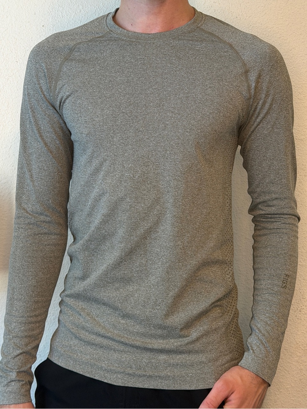 Figs Men’s Heathered Olive Long Sleeve